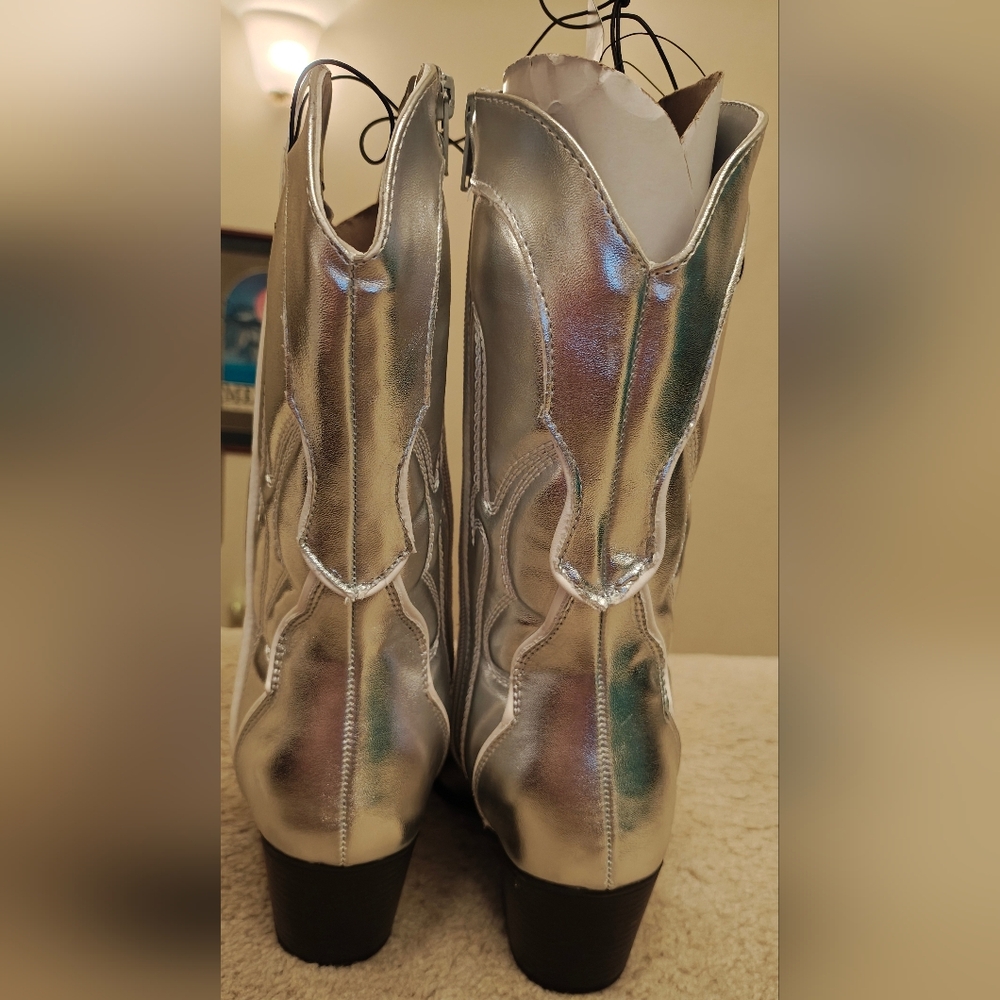 New Forever 21 Silver Metallic Western Cowboy Boots. - Picture 7 of 10